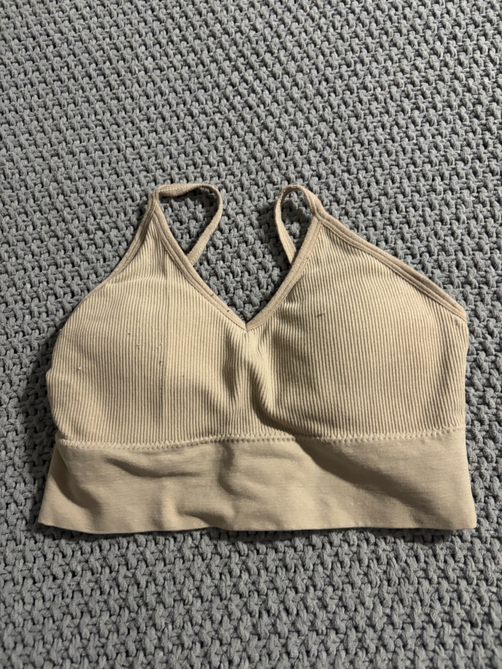 Ribbed V-Neck Bralette in Beige ALSO ON De POP